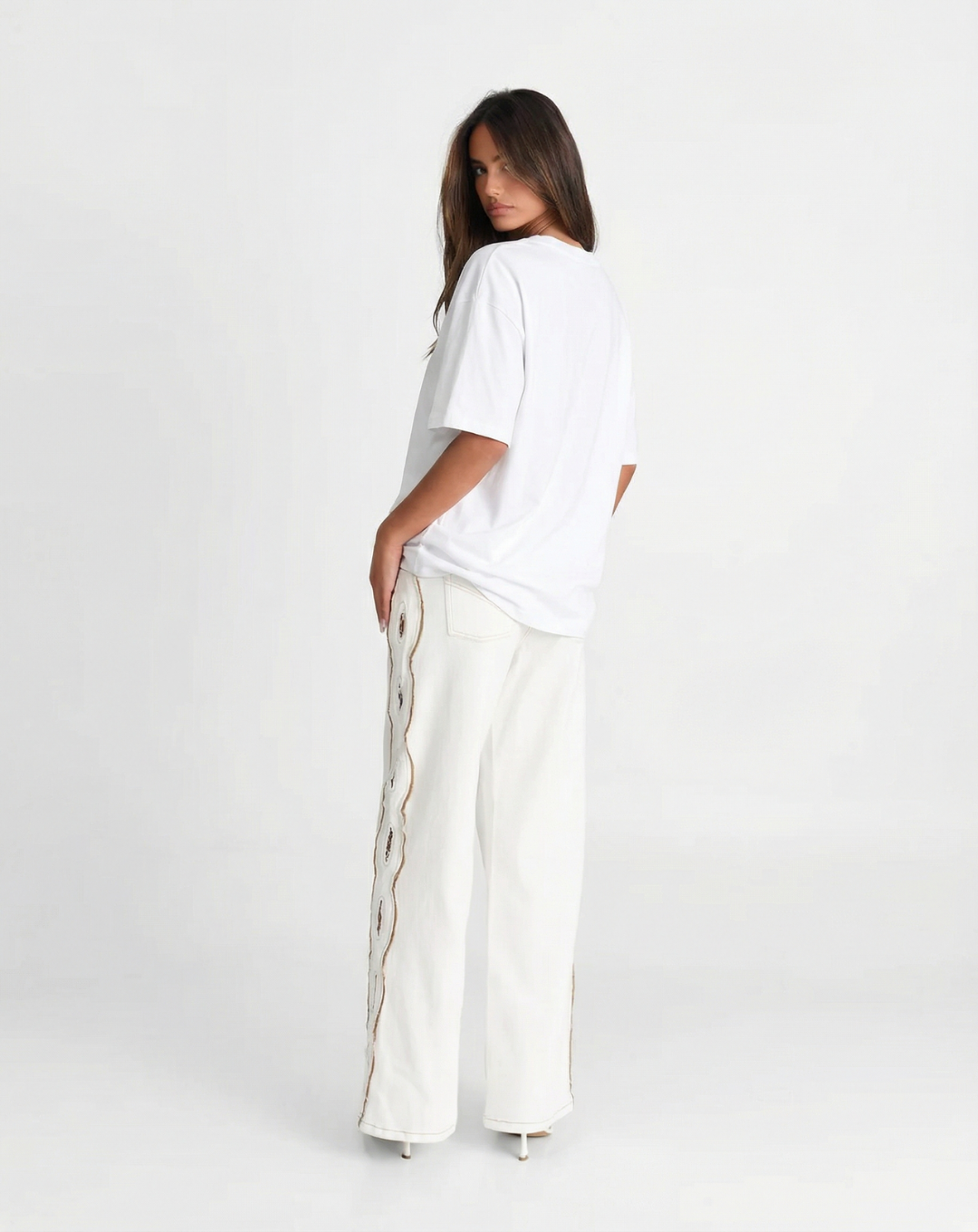 Amelia | graphic tee